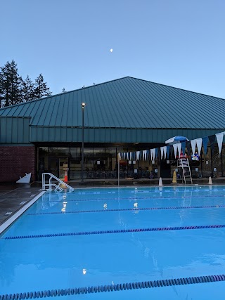 Shute Park Aquatic & Recreation Center