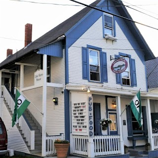 The Lakeshore House - Lodge & Pub