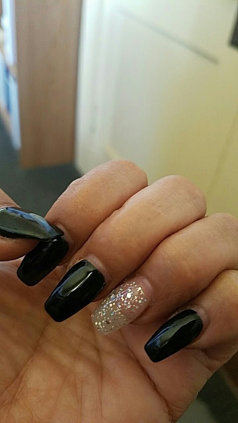 Ultimate Nails