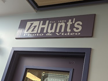 Hunt's Photo & Video Photography Retailer