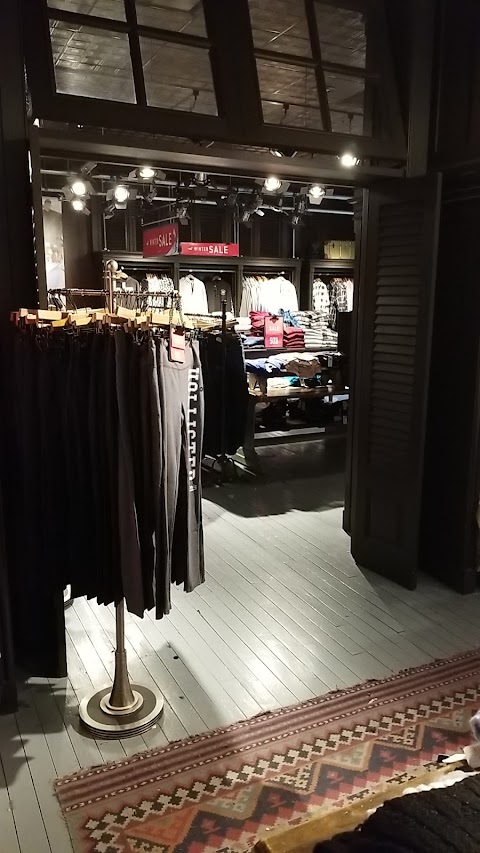 Photo of Hollister Co. - 750 Sunland Park Drive, El Paso, TX 79912, USA