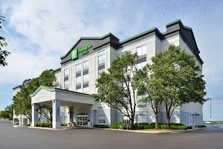 Holiday Inn & Suites Overland Park-Conv Ctr, an IHG Hotel