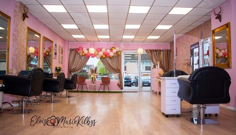 Naturally U in Grovepark Shopping Centre, Unit 2, Gadby Rd, Sittingbourne ME10 1TH, UK - Beauty Salons And Hairdressers featuring Restroom, Wheelchair Accessible