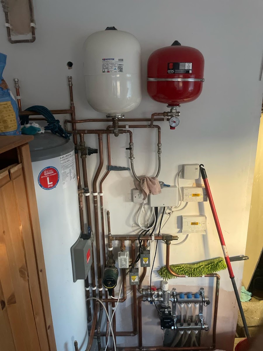 RGW Heating & Plumbing in 62 Whalesmead Rd, Eastleigh SO50 8HL, UK - Plumbers featuring 