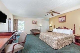 Days Inn by Wyndham LaPlace- New Orleans