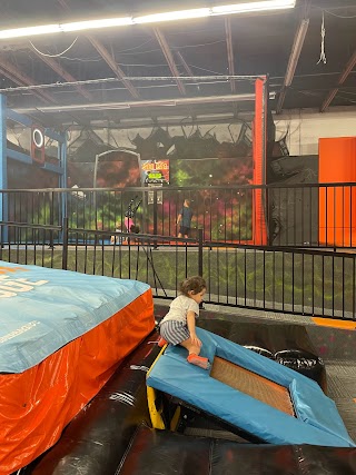 House of Jump Trampoline Park