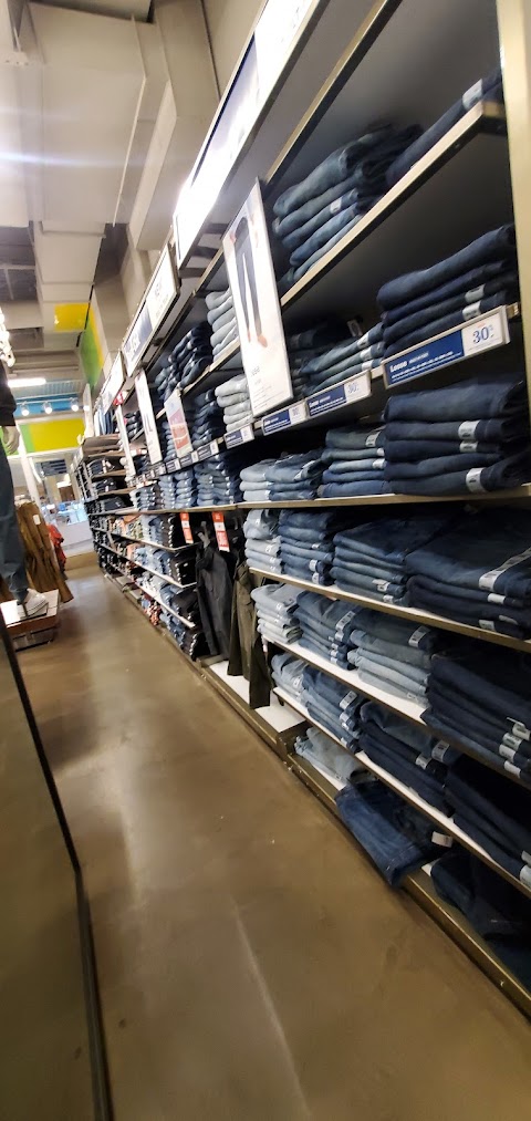Photo of Old Navy - 2701 Ming Avenue, Bakersfield, CA 93304, USA