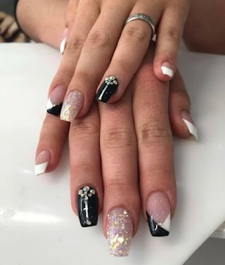 Jasmin Beauty - Nagelstudio & Wimpernverlängerung Scheck-in Center Mannheim