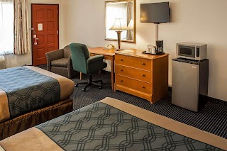 Econo Lodge Inn & Suites