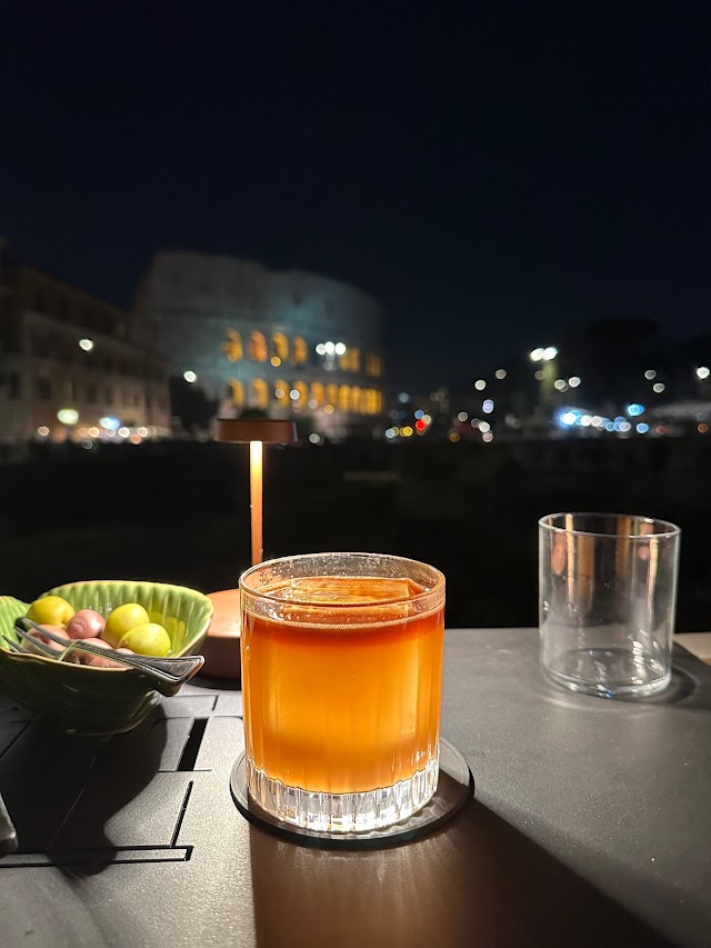 The Court Rooftop Bar. Palazzo Manfredi