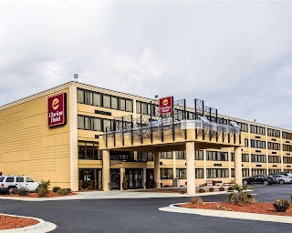 Clarion Hotel Airport & Conference Center