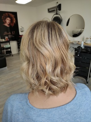 Studio 17 Yvonne Pleiß Friseur in Dömitz Balayage I Extensions I Kosmetik