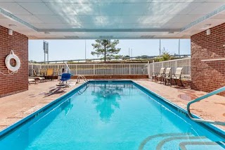 Country Inn & Suites by Radisson, Lumberton, NC