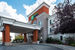 Holiday Inn Express & Suites Evanston, an IHG Hotel