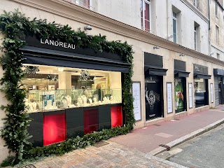 Boutique by LANDREAU