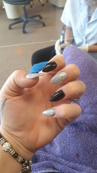 Upscale Nails