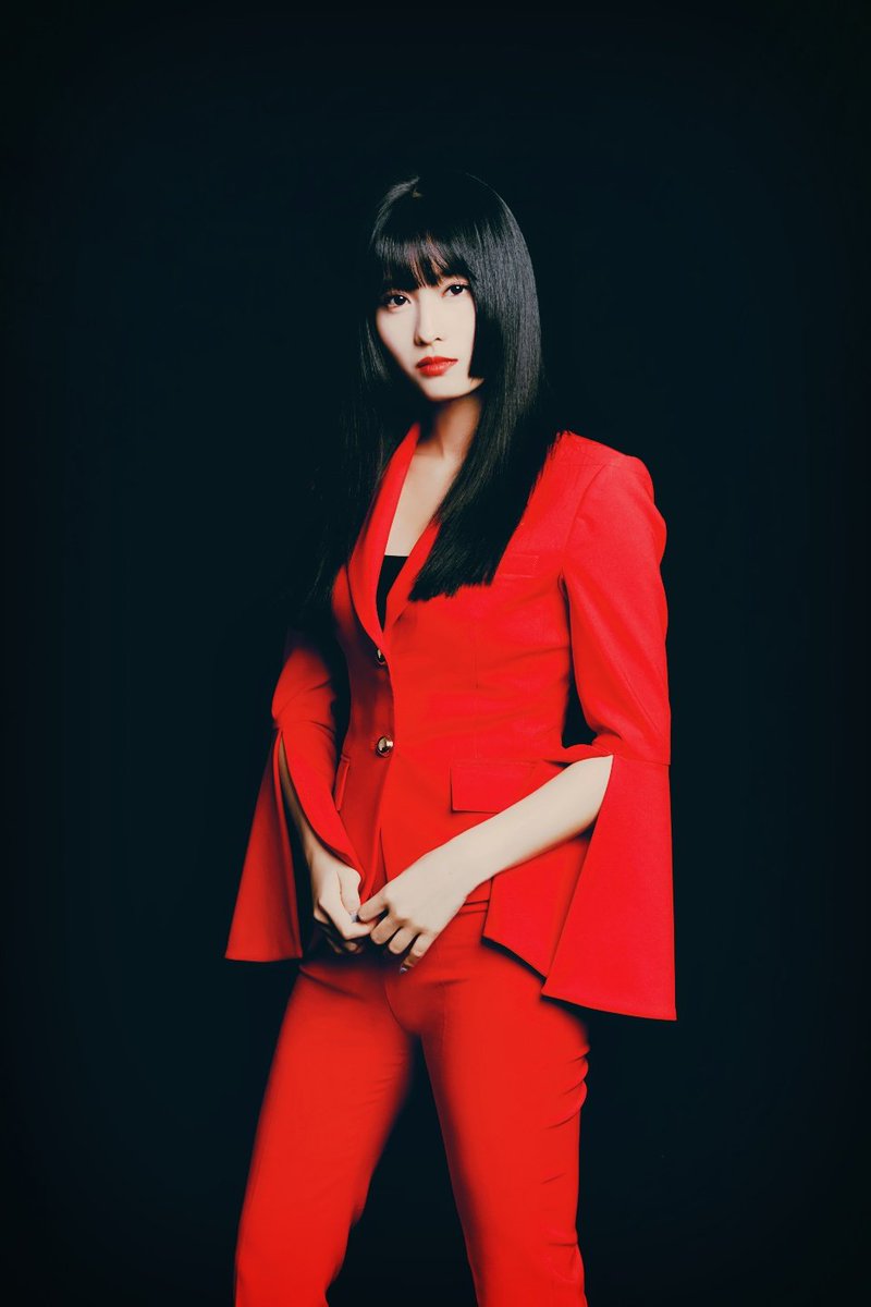 TWICE_TWICELIGHTS_MOMO