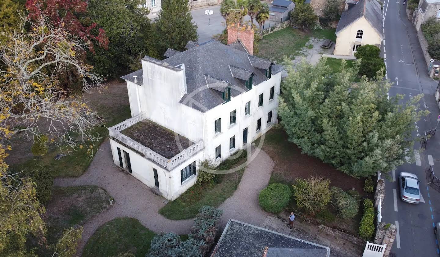 House with garden and terrace Redon