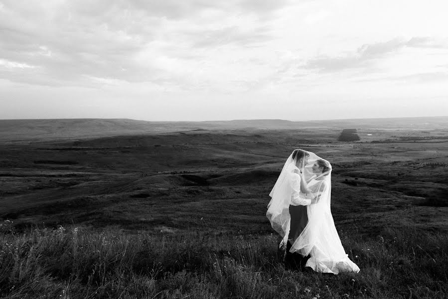 Fotógrafo de casamento Roman Ivanov (morgan26). Foto de 14 de setembro 2017