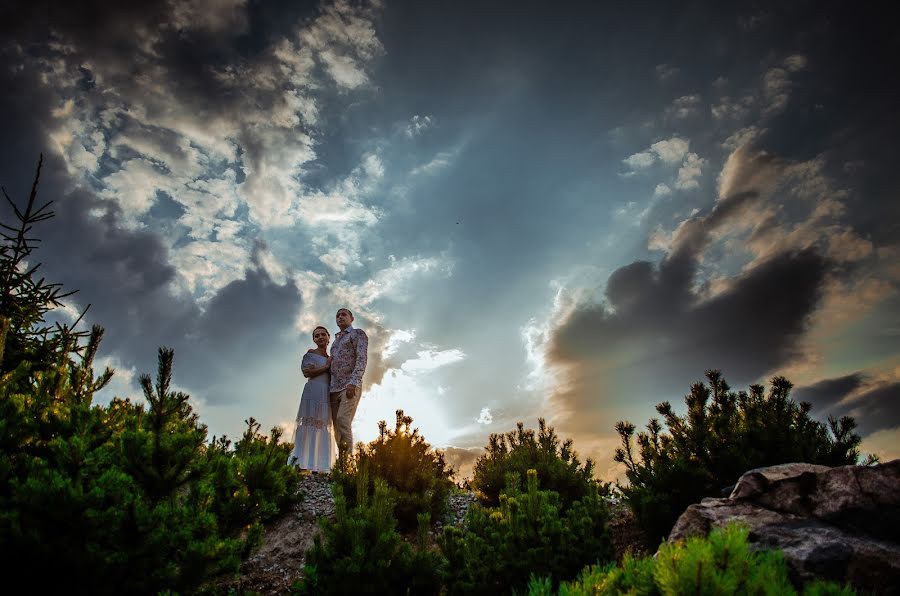 Fotógrafo de casamento Ruslan Bachek (neoruss). Foto de 16 de agosto 2015