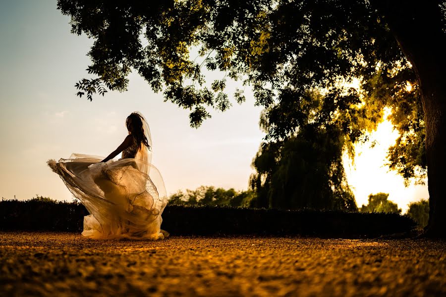 Fotograful de nuntă Alex Pasarelu (belle-foto). Fotografia din 13 octombrie 2021