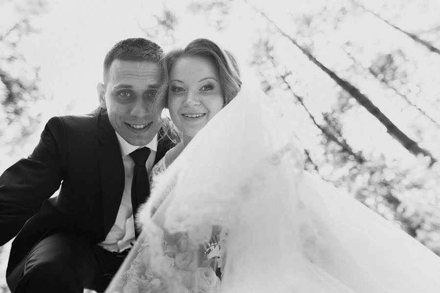 Wedding photographer Roman Sergeev (romannvkz). Photo of 4 July 2016