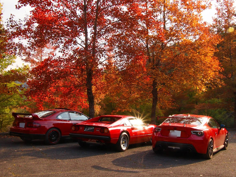 86の土師ダム・広島・86BRZ婦人部・フェラーリ・紅葉と愛車に関するカスタム事例の投稿画像1枚目