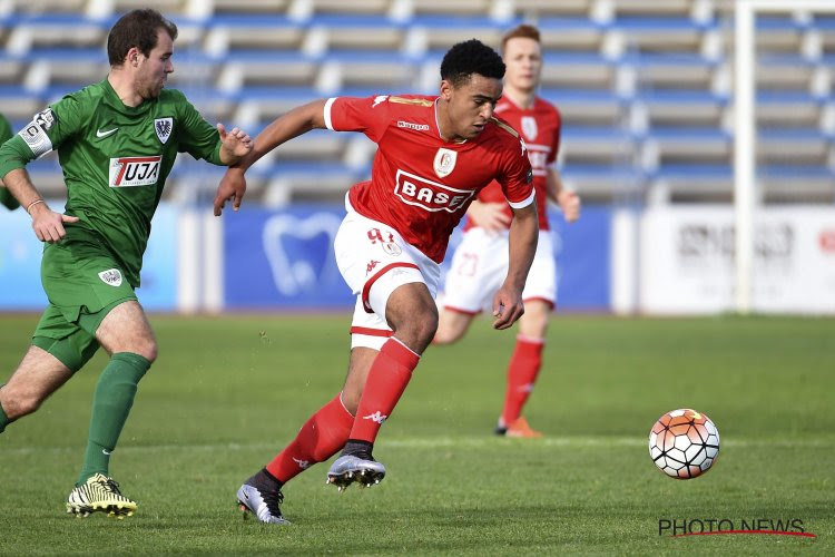 Yannick Ferrera wil jonge wolven speeltijd geven: "Maar ik kan hem niet garanderen dat hij speelt"