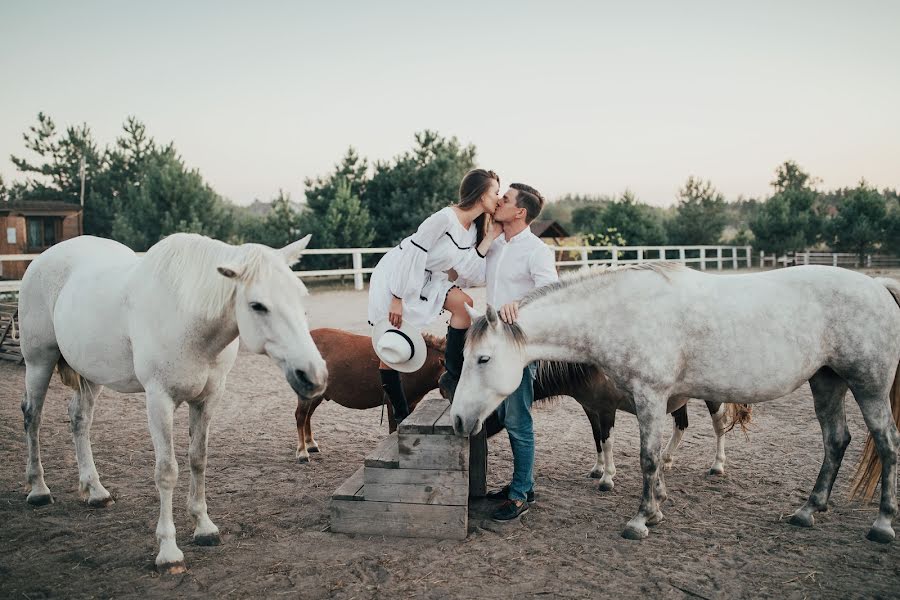 結婚式の写真家Katerina Grishekina (glediska)。2019 8月28日の写真