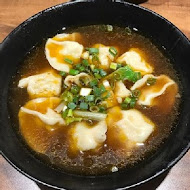 呷霸牛肉麵(新莊店)