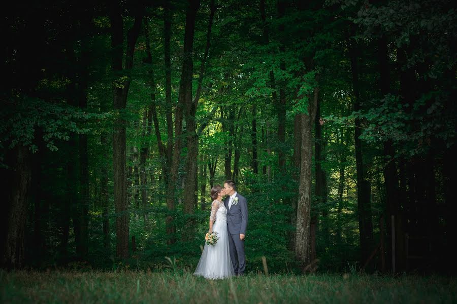 Wedding photographer Eszter Péter-Tóth (teszterfoto). Photo of 9 September 2018