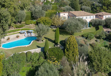 Villa avec piscine et jardin 15