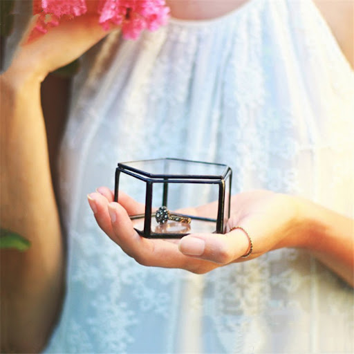 Title 7, Elegant glass jewelry box to organize and displ...