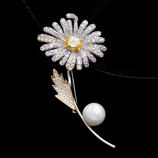 Title 1, Broche perle dorée électroplaquée. Élégance int...