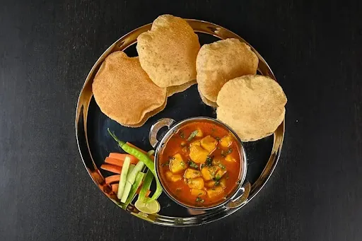 Poori With Sabji