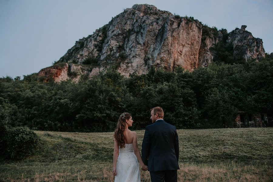 Fotógrafo de casamento Dániel Németh (room8photography). Foto de 3 de março 2019