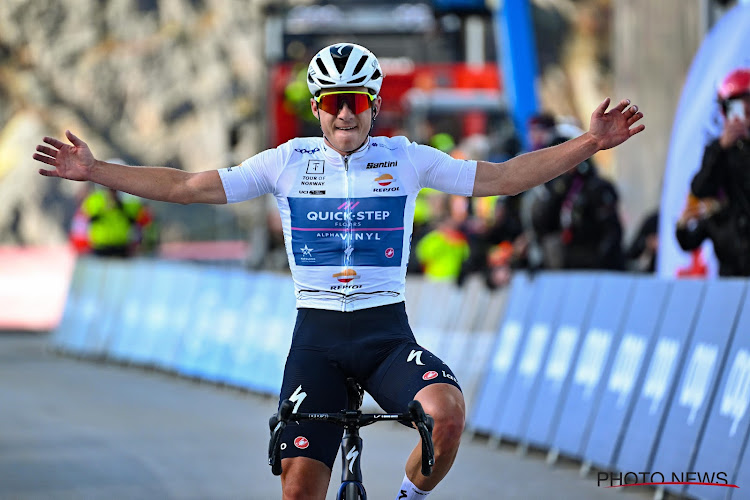 Remco Evenepoel bedankt Asgreen en wist niet hoe ver van de meet het was toen hij demarreerde