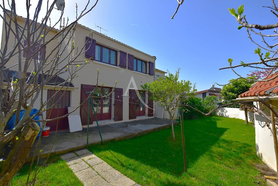 Vente maison 7 pièces 120 m² à Combs-la-Ville (77380), 348 000 €