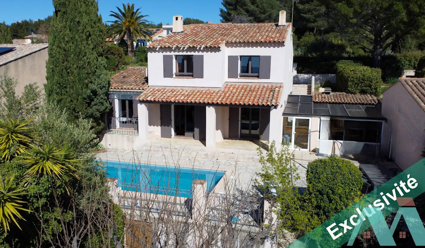 House with pool and terrace Le Castellet