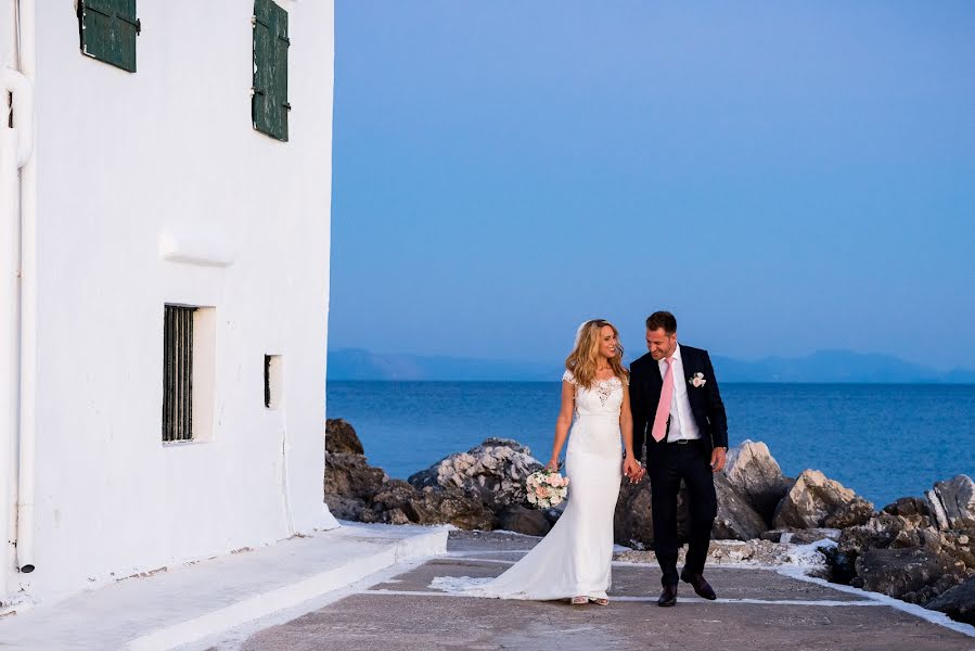 Wedding photographer Costas Economou (costaseconomou). Photo of 27 April 2021