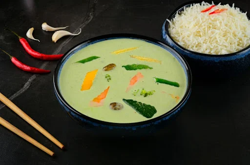 Chicken Thai Green Curry with Steamed Rice