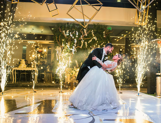 Fotografo di matrimoni Josué Y Karolina Lugo (camaraazul). Foto del 4 febbraio 2022