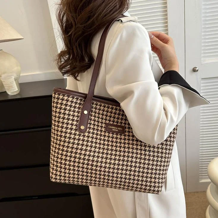 Damen Retro Schultertasche mit großem Fassungsvermögen für stilvollen Transport von allen wichtigen Dingen. Bequem und ideal für den Alltag.