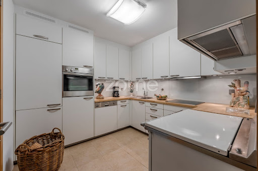 Maison avec piscine et jardin 5