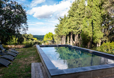 Maison avec piscine et jardin 4