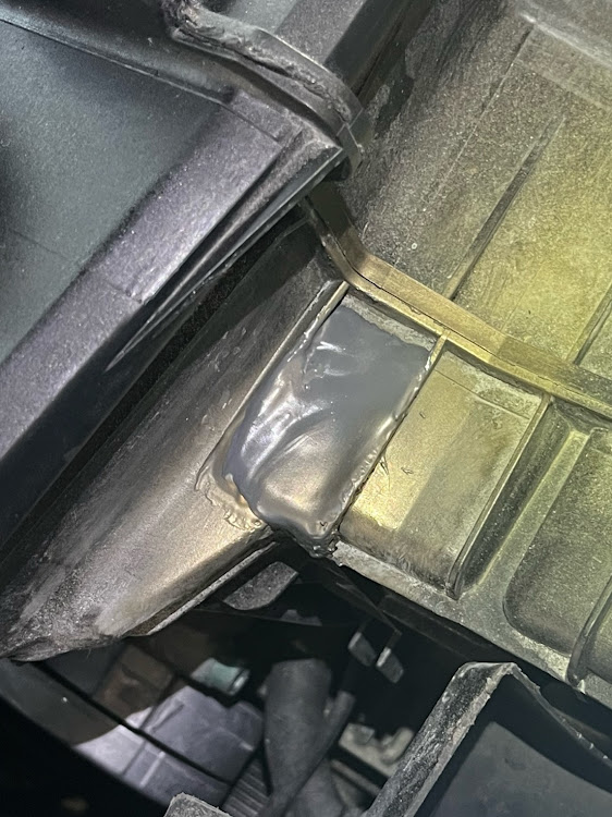 Vクラスのラジエータータンク割れ・サブタンクと分けて欲しかった・新品あるよって方がいましたら買います・アルミで作ってくれる業者は高額・このMAXは見ないだろに関するカスタム事例の投稿画像3枚目