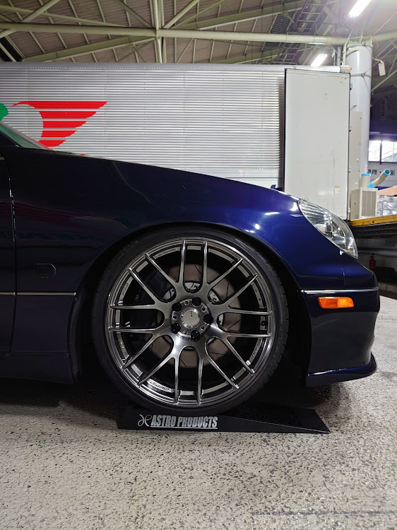 アリストのアリスト JZS161・純正バンパーはいいぞ・TTE・ブレーキキャリパー・workに関するカスタム事例の投稿画像2枚目