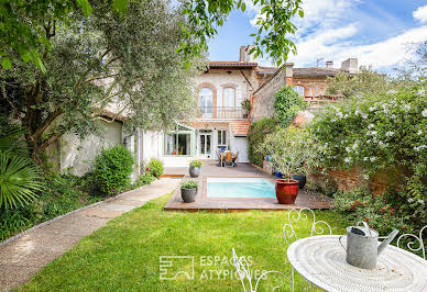 House with pool and terrace 2