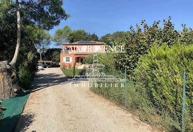 Villa with pool and terrace 4