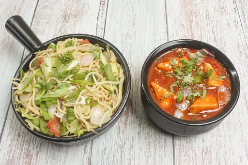 Hakka Noodles [500 Grams] With Chilli Paneer Gravy [5 Pieces]